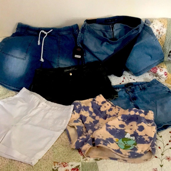 Shorts - Picture 1 of 15